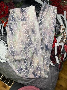 Watercolor Print Leggings in Pastel Lavender and Gray
